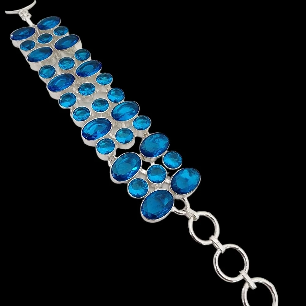 Silver bracelet faceted glass chunky bracelet blue topaz color Q02